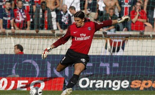 Le gardien du PSG Grégory Coupet lors d'une rencontre face à Lille, le 30 août 2009.
