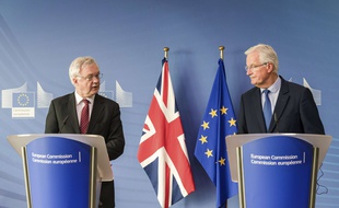 Michel Barnier, négociateur désigné par l'Union Européenne dans le cadre du Brexit tenait ce lundi à Bruxelles une conférence de presse aux côtés de David Davis, ministre britannique.
Geert Vanden Wijngaert/AP/SIPA