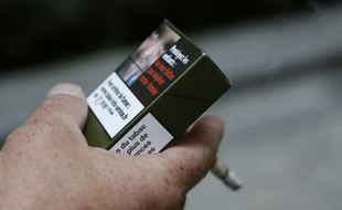 Un paquet neutre de cigarettes en septembre 2014 à Paris