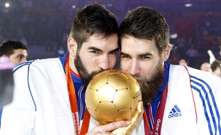 Karabatic brothers Nikola (l) and Luka (r).
French players celebrate with the trophy during the podium ceremony of 24th Men's Handball World Championships at the Lusail Multipurpose Hall in Doha, Qatar, Sunday, Feb. 1, 2015./SIPA_0752.02/Credit:S.Pillaud/FFHB/SIPA/1502020802