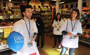 Le site internet Paris je t'aide a recruté'une centaine de bénévoles lors du Microdon 2014, les 10 et 11 octobre dernier, opération pendant laquelle 200 associations allait à la rencontre des Parisiens dans les supermarchés.