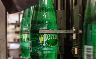 Au coeur de l'usine Perrier, à Vergèze.