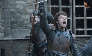 Alfie Allen incarne Theon Greyjoy dans la série «Game of Thrones».