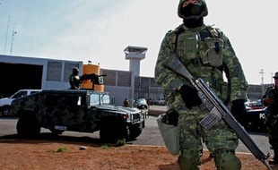 Illustration de militaires mexicains, déployés dans tout le pays pour lutter contre les cartels de drogue.