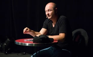 L'animateur de radio Cauet attaque NRJ en justice