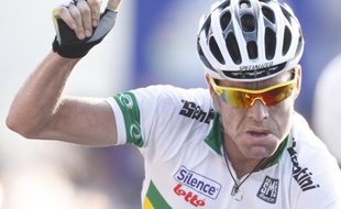 Cadel Evans devient champion du monde de cyclisme à Mendrisio, le 27 septembre 2009.
