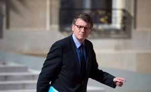 Le ministre de l'Education, Vincent Peillon, a jugé mercredi qu'il y avait "beaucoup de choses positives", "malgré certains désaccords", dans le rapport de la Cour des comptes qui prône une "réforme d'ensemble" du système scolaire.