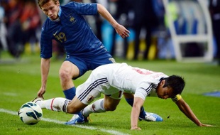 Le milieu de l'équipe de France Clément Chantôme, qui a honoré sa 1re sélection vendredi contre le Japon (0-1) en amical, souffre d'une "petite lésion aux ischio-jambiers" et retrouvera dans l'après-midi son club le Paris SG, a annoncé samedi le sélectionneur Didier Deschamps