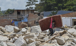 290 personnes au moins ont péri et 332 autres ont été blessées par la coulée de boue qui a dévasté la ville amazonienne de Mocoa