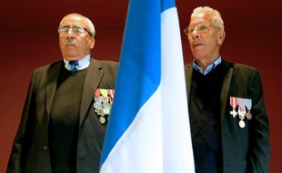 Des harkis et leurs descendants réclament la reconnaissance officielle de la France à Colombey-les-Deux-Eglises le 10 mai 2014