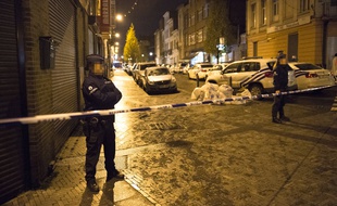 Un quartier de Bruxelles (Belgique) bouclé par la police le dimanche 22 novembre 2015.