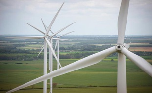 EDF Energies nouvelles, dédiée aux énergies renouvelables, annonce le lancement de la construction de la première tranche du parc éolien en mer de Blyth (nord-est de l'Angleterre)