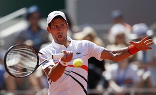 Novak Djokovic, qualifié sans problème pour les huitièmes de finale de Roland-Garros.