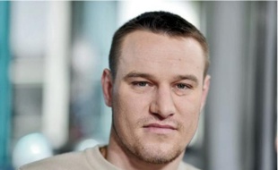 En 2005, Marc Machin est condamné pour meurtre. En 2008, un homme avoue les faits.