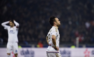 Mathieu Valbuena, ici lors du match nul (1-1) concédé face à l'OM en janvier, vit une première saison frustrante à Lyon.
