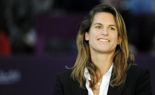 Amélie Mauresmo, ancienne N. 1 mondiale, a été nommée capitaine de l'équipe de France de FedCup en remplacement de Nicolas Escudé, a annoncé jeudi la Fédération française de tennis (FFT)