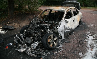 Voiture incendiée - Illustration.