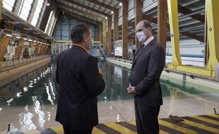 Jean Castex, Premier ministre, ici lors de la visite de la piscine simulation de vagues à l'Ifremer à Brest.