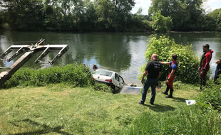 Poursuivi par les gendarmes, le conducteur a fini sa course dans l'Isle.