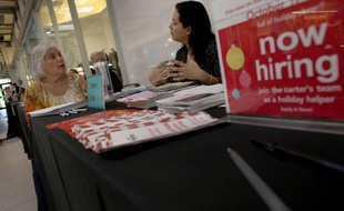 Les inscriptions hebdomadaires au chômage ont reculé davantage qu'attendu aux Etats-Unis pour la semaine close le 23 novembre, a indiqué mercredi le département du Travail.