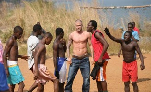 Le footballeur David Beckham, nouvel ambassadeur de l'UNICEF, en visite au Sierra Leone, le 19 janvier 2008.