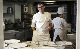 Laurent Jeannin, chef pâtissier de l'hôtel Le Bristol à Paris, le 6 décembre 2012.
