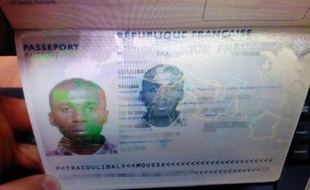 Photo fournie par les bureaux du Premier ministre turc le 4 février 2015 du passeport de Moussa Coulibaly