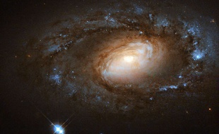 Une galaxie observée par le télescope spatial Hubble.