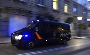 Une voiture de police dans les rues de Madrid (image d'illustration).