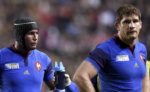 Le joueur de l'équipe de France de rugby, Pascal Papé (droite), face au Canada, le 1er octobre 2015.