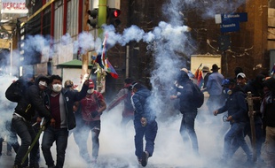 Affrontements entre la police et des manifestants pro-Morales, le 15 novembre 2019 à La Paz.