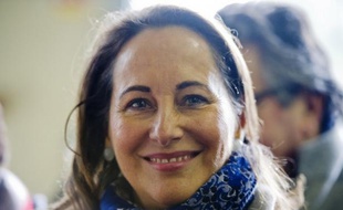 Ségolène Royal, vice-présidente de la Banque publique d'investissement (BPI), a estimé dimanche que le directeur général de celle-ci, Nicolas Dufourcq, devait exécuter les décisions prises par les politiques, lors de l'émission "12/13 Dimanche" sur France 3.