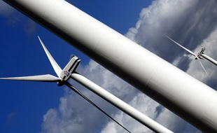 Champ éolien de Caurel, en Bretagne, le 03 avril 2006. EDF n'a pas dévoilé le montant de sa prise de contrôle de la société chinoise UPC Asia Wind Management (AWM)