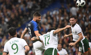 Giroud ouvre le score