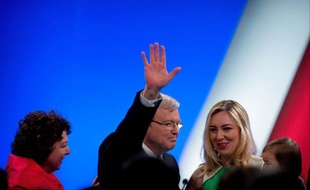 Le Premier ministre d'Australie, le travailliste Kevin Rudd, a promis dimanche de "se battre jusqu'au dépôt dans l'urne du dernier bulletin", une semaine avant les élections générales où sa formation est donnée perdante face aux conservateurs, selon les derniers sondages.