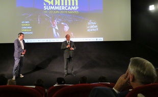 François Hollande, lors de sa présentation du film « Usual Suspects». Sous les yeux d'un certain Jean-Marc Ayrault.