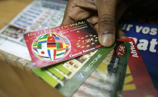 Des cartes téléphoniques prépayées.
