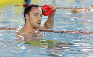 Jérémy Stravius s'est imposé sur 100 m dos en 54 sec 03 après avoir bataillé avec Camille Lacourt (54.43), avec qui il partage le titre de champion du monde 2011 de la distance, pour leur première confrontation depuis presque un an, vendredi lors du meeting international de Nancy.