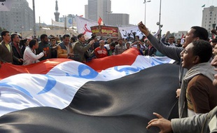 Les manifestants, place Tahrir, au Caire, le 25 novembre 2011.