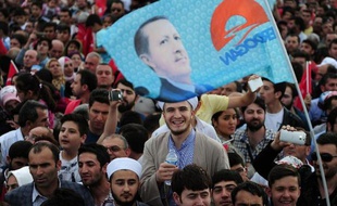 avant les législatives, le ton monte à nouveau entre Erdogan et la presse