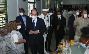 Le Premier ministre Jean Castex en visite dans un centre de la Croix-Rouge à Cayenne, le 12 juillet 2020.