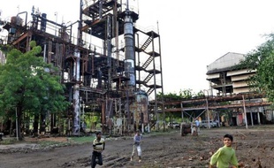 Des victimes de l'accident industriel de Bhopal, en Inde, ont demandé mardi au ministre de indien l'Intérieur que le site de l'usine de pesticides qui recèle encore des déchets toxiques depuis le drame de 1984 soit définitivement nettoyé.