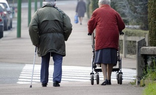 Le retour de la retraite à 60 ans pour les personnes ayant commencé à travailler avant 20 ans va rapporter au régime général de la Caisse nationale d'assurance vieillesse (Cnav) plus d'argent qu'il ne coûte, environ 600 millions d'euros en 2013, a-t-elle indiqué mardi.