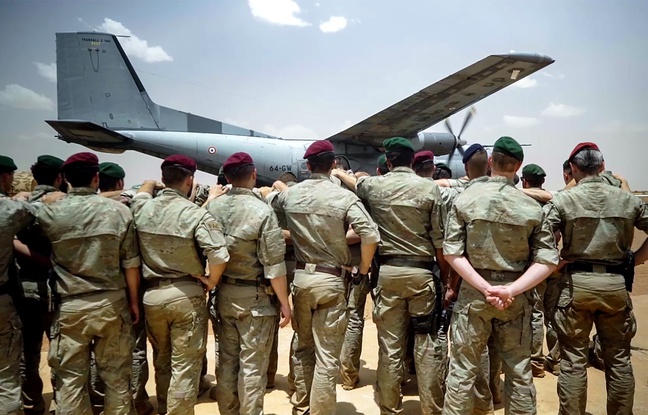 VIDEO. Libération des otages: La France rend hommage aux deux commandos tués au Burkina Faso