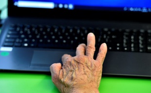 Yvonne a déposé plainte en 2016 pour des injures et des menaces de mort proférées sur le site Yahoo.