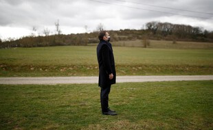 Emmanuel Macron, tout seul. (archives)