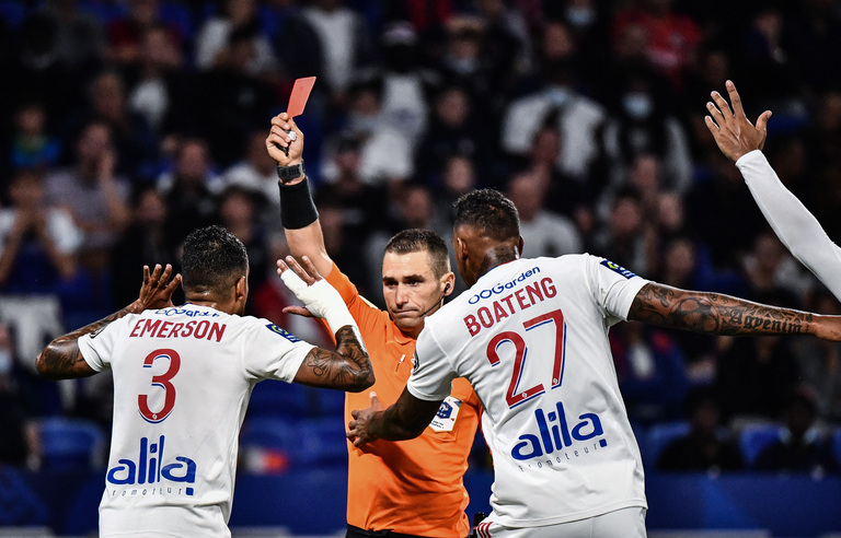 Ol Lorient OL-Lorient : « La VAR était là ? », les Lyonnais encore bien énervés par  l'arbitrage