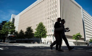 Les programmes d'aide de la Banque mondiale ne sont pas suffisamment adaptés à la complexité des pays en conflit et n'ont pas assez ciblé les violences faites aux femmes dans ces régions, selon un audit interne publié lundi.
