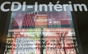 Les déclarations d'embauches en CDI ont augmenté tout au long de l'année 2015, mais restent loin du niveau atteint en 2011