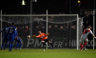 Glik inscrit le cinquième but de Monaco contre Chambly le 1er février 2017.